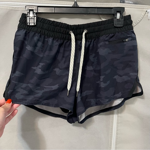 Vuori Pants - Vuori Clementine Camo Shorts